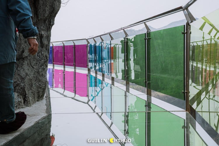 惊险！刺激！桂林这里有座50层楼高玻璃桥！